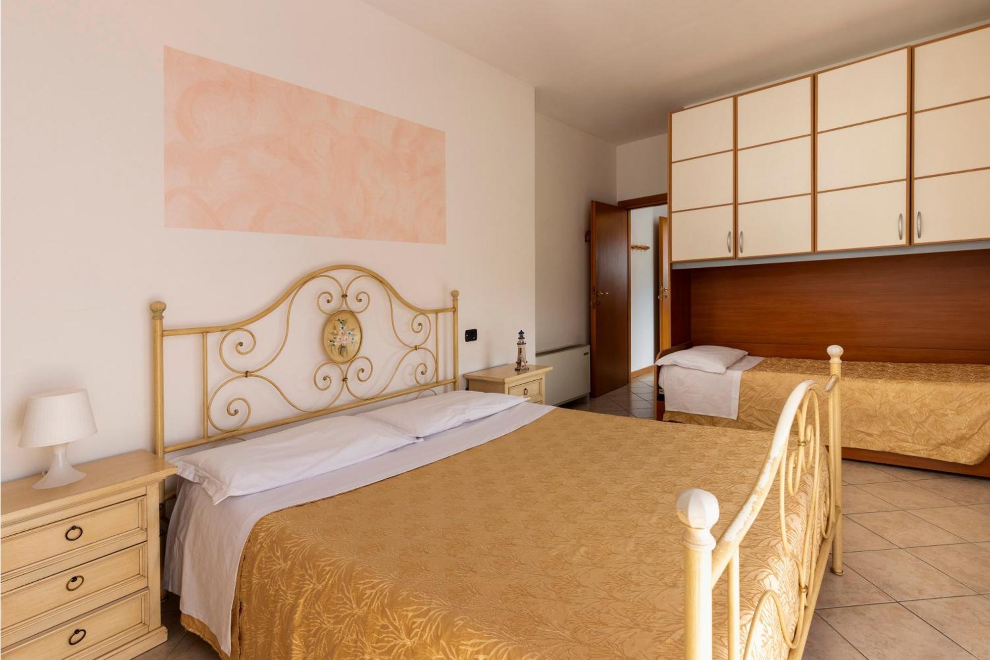 Residence Tre Trilo&Suites リミニ エクステリア 写真