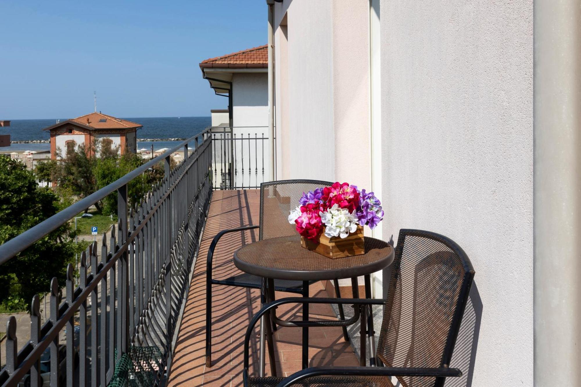 Residence Tre Trilo&Suites リミニ エクステリア 写真