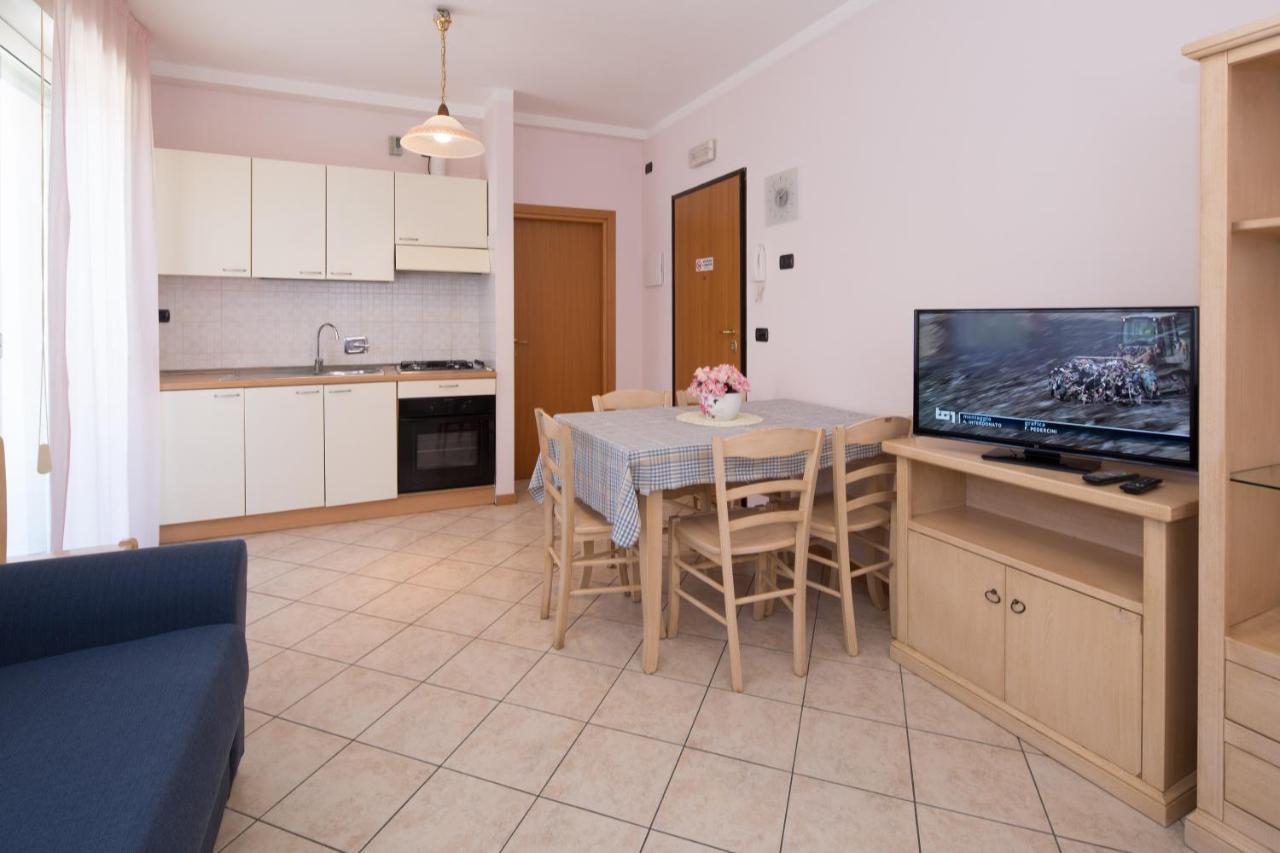 Residence Tre Trilo&Suites リミニ エクステリア 写真