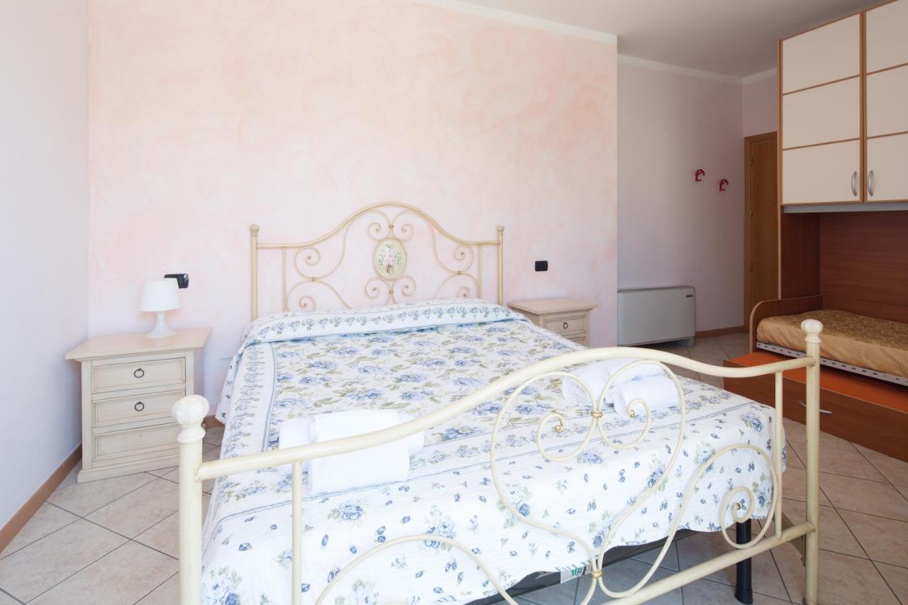 Residence Tre Trilo&Suites リミニ エクステリア 写真